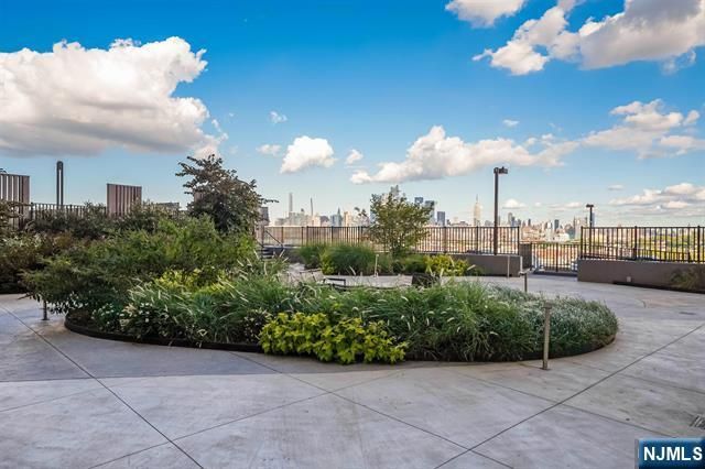 100 Manhattan Avenue 708, Jersey City, NJ 07087