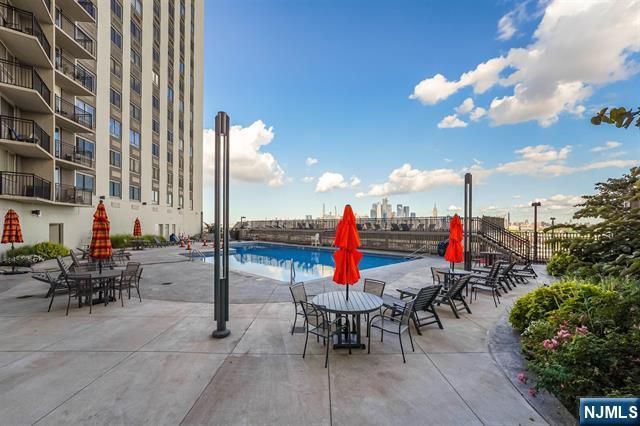 100 Manhattan Avenue 708, Jersey City, NJ 07087