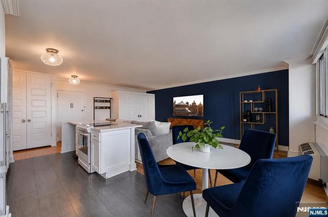 100 Manhattan Avenue 708, Jersey City, NJ 07087