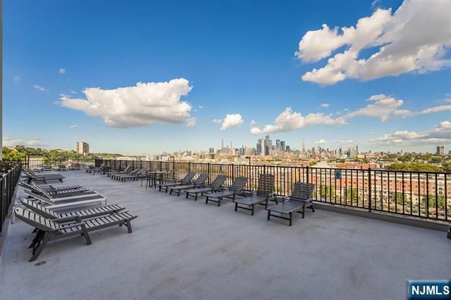 100 Manhattan Avenue 708, Jersey City, NJ 07087