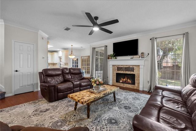 1910 Wynforest Drive, Deer Park, TX 77536