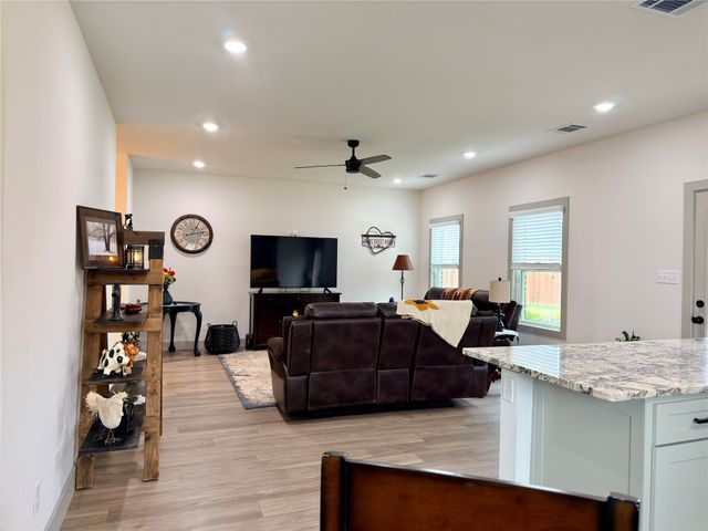 2232 Samuel Street, Mabank, TX 75147