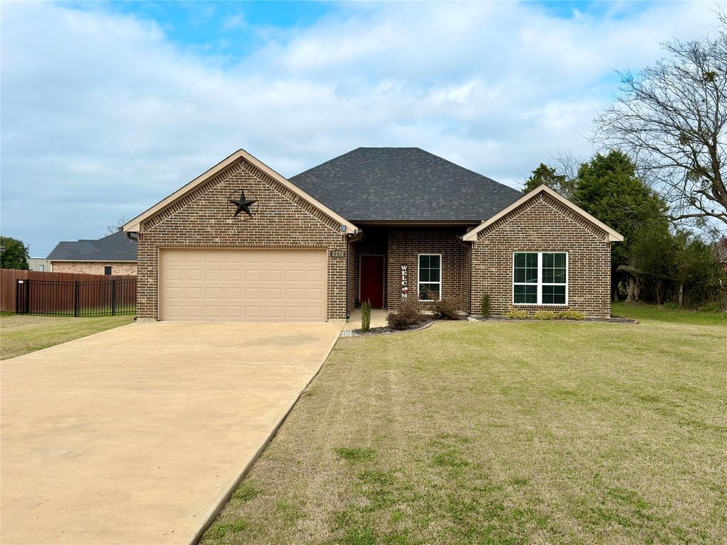 2232 Samuel Street, Mabank, TX 75147
