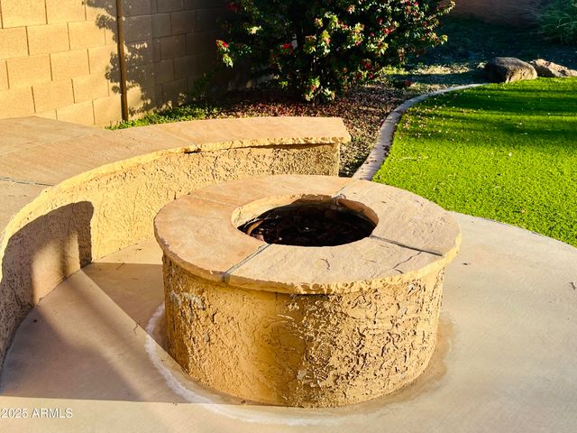 1807 E VALENCIA Drive, Phoenix, AZ 85042