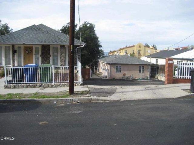 10143 Mountair Avenue, Los Angeles, CA 91042
