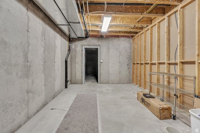 583 E PARKER PL, Vineyard, UT 84059