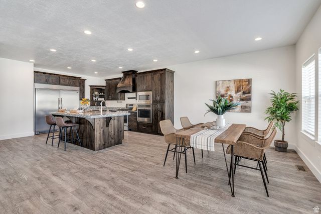 583 E PARKER PL, Vineyard, UT 84059