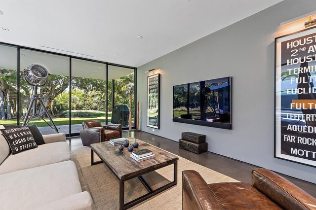12 N Beach Road, Jupiter Island, FL 33455