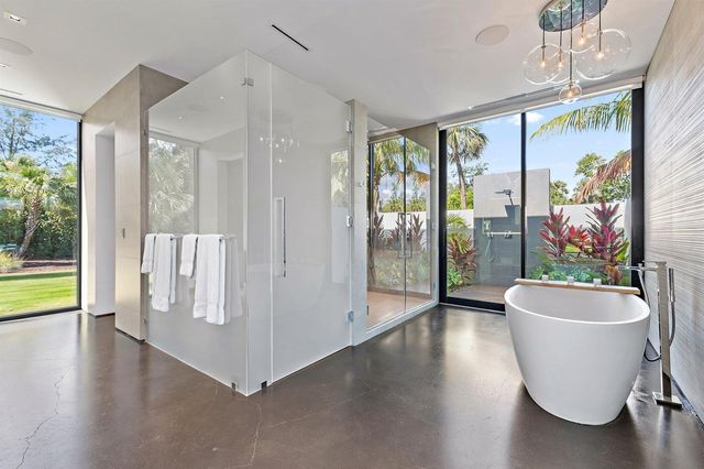 12 N Beach Road, Jupiter Island, FL 33455
