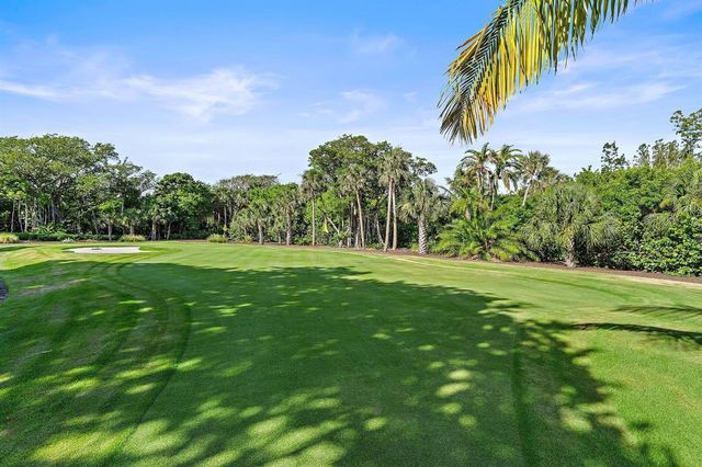 12 N Beach Road, Jupiter Island, FL 33455