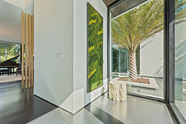 12 N Beach Road, Jupiter Island, FL 33455