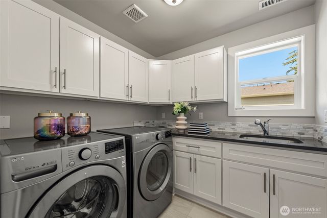 15204 Greenwood Avenue N, Shoreline, WA 98133