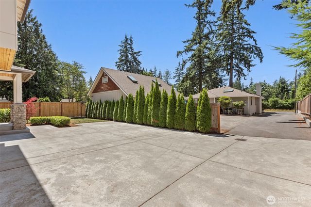 15204 Greenwood Avenue N, Shoreline, WA 98133