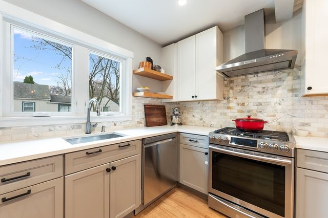 8 Horton St, Saugus, MA 01906