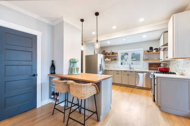 8 Horton St, Saugus, MA 01906