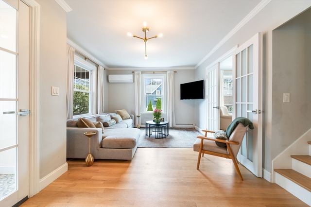 8 Horton St, Saugus, MA 01906