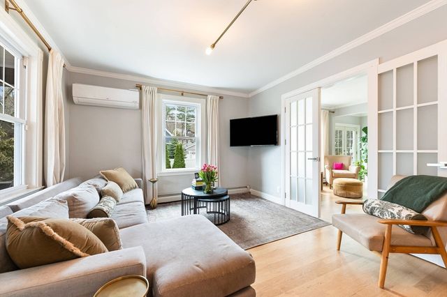 8 Horton St, Saugus, MA 01906