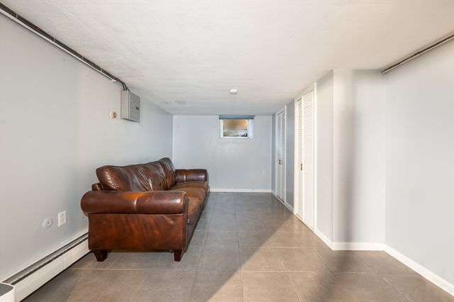 8 Horton St, Saugus, MA 01906