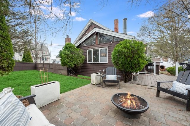 8 Horton St, Saugus, MA 01906