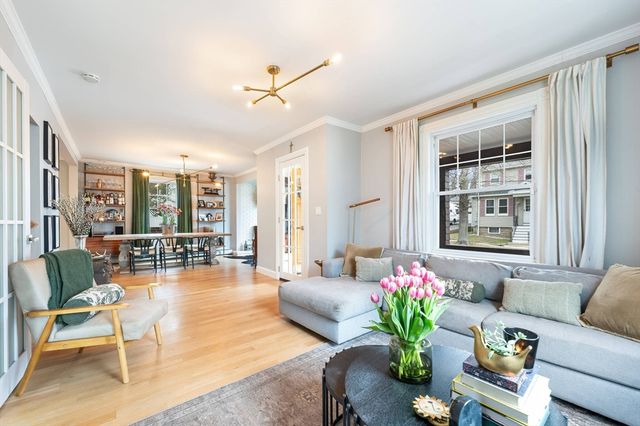 8 Horton St, Saugus, MA 01906