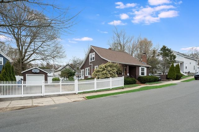 8 Horton St, Saugus, MA 01906