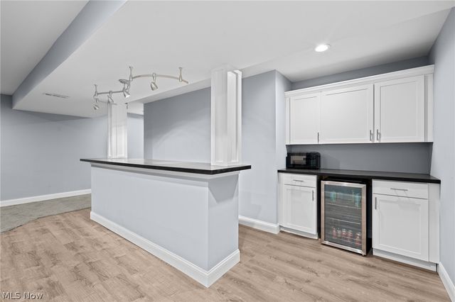 2135 Farroni Drive, Willoughby, OH 44094
