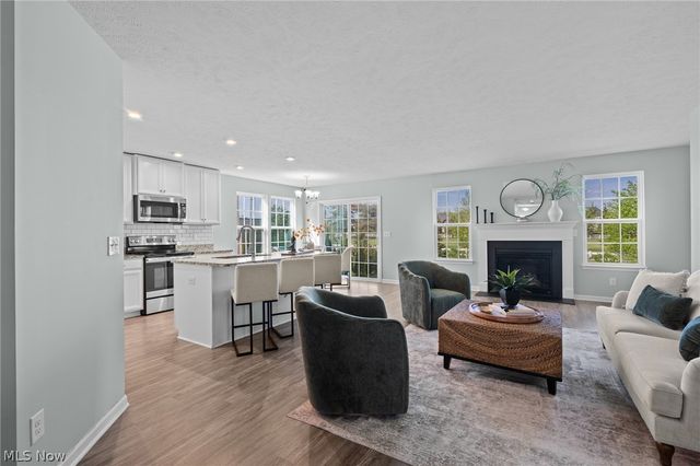 2135 Farroni Drive, Willoughby, OH 44094