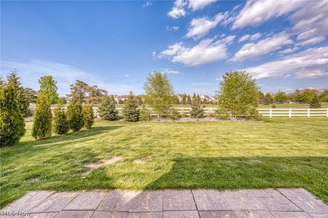 2135 Farroni Drive, Willoughby, OH 44094