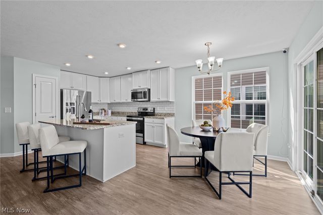 2135 Farroni Drive, Willoughby, OH 44094