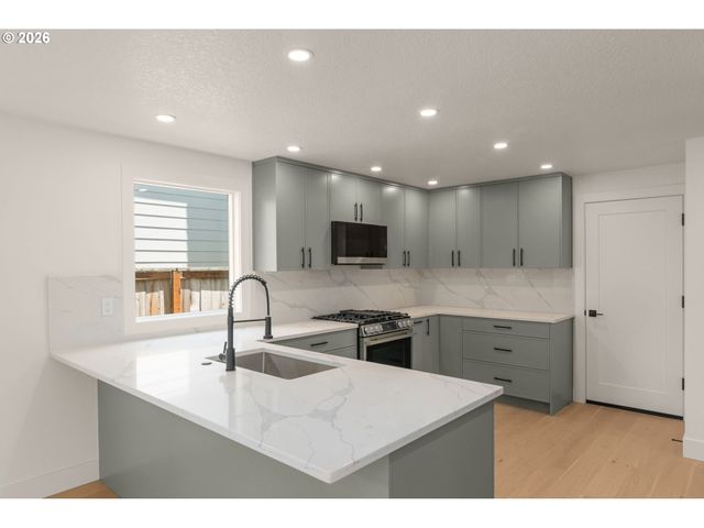 16217 Sw SHELTON St, Beaverton, OR 97078