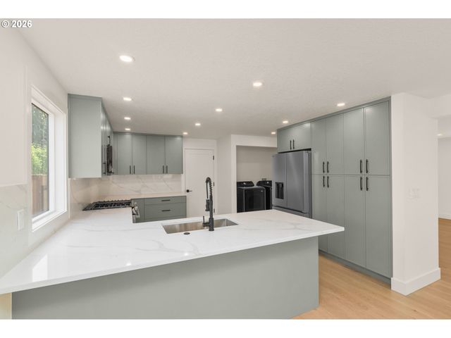 16217 Sw SHELTON St, Beaverton, OR 97078