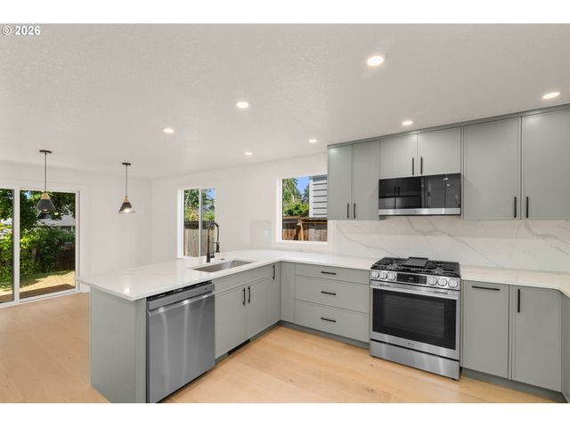 16217 Sw SHELTON St, Beaverton, OR 97078