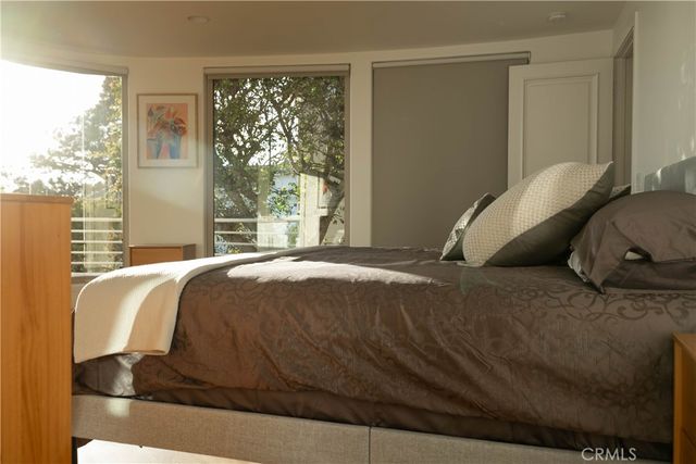 558 Cliff Drive, Laguna Beach, CA 92651