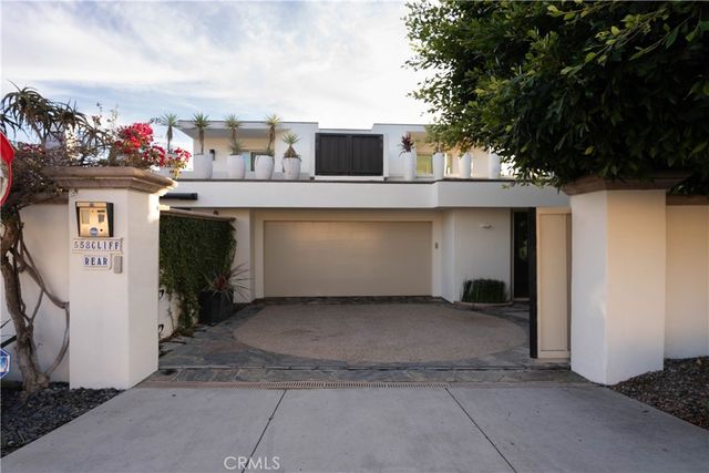 558 Cliff Drive, Laguna Beach, CA 92651
