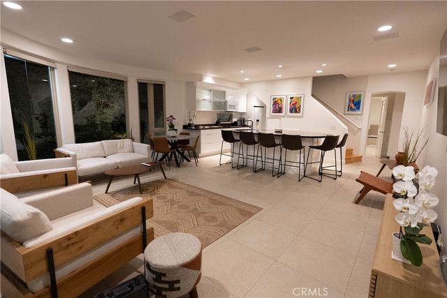 558 Cliff Drive, Laguna Beach, CA 92651