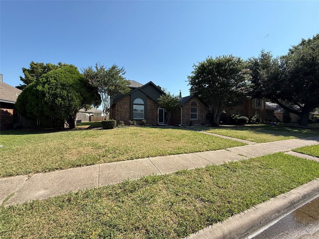 7913 Rice Drive, Rowlett, TX 75088