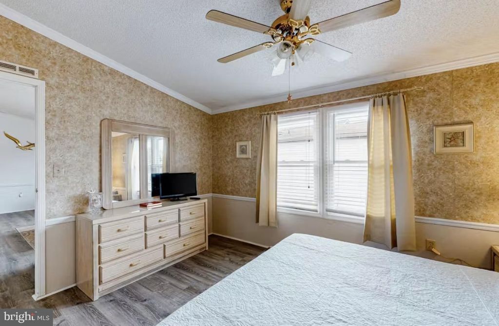 Image 12 of property listing at 700 GULF STREAM DR, Ocean City, MD 21842