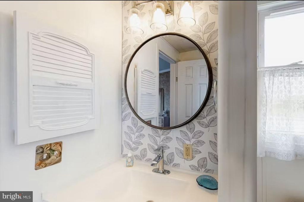 Image 13 of property listing at 700 GULF STREAM DR, Ocean City, MD 21842