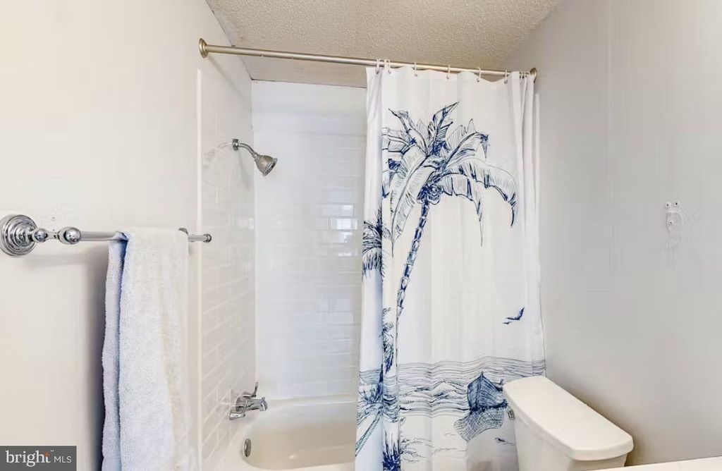 Image 14 of property listing at 700 GULF STREAM DR, Ocean City, MD 21842