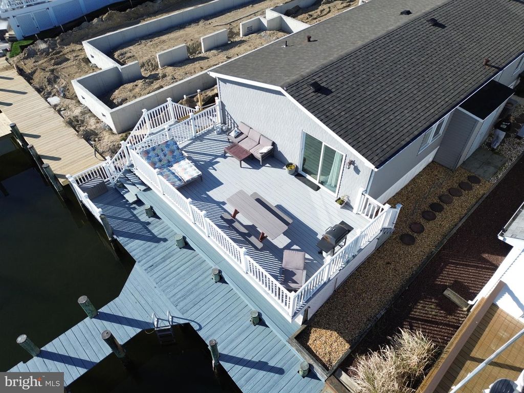 Image 27 of property listing at 700 GULF STREAM DR, Ocean City, MD 21842