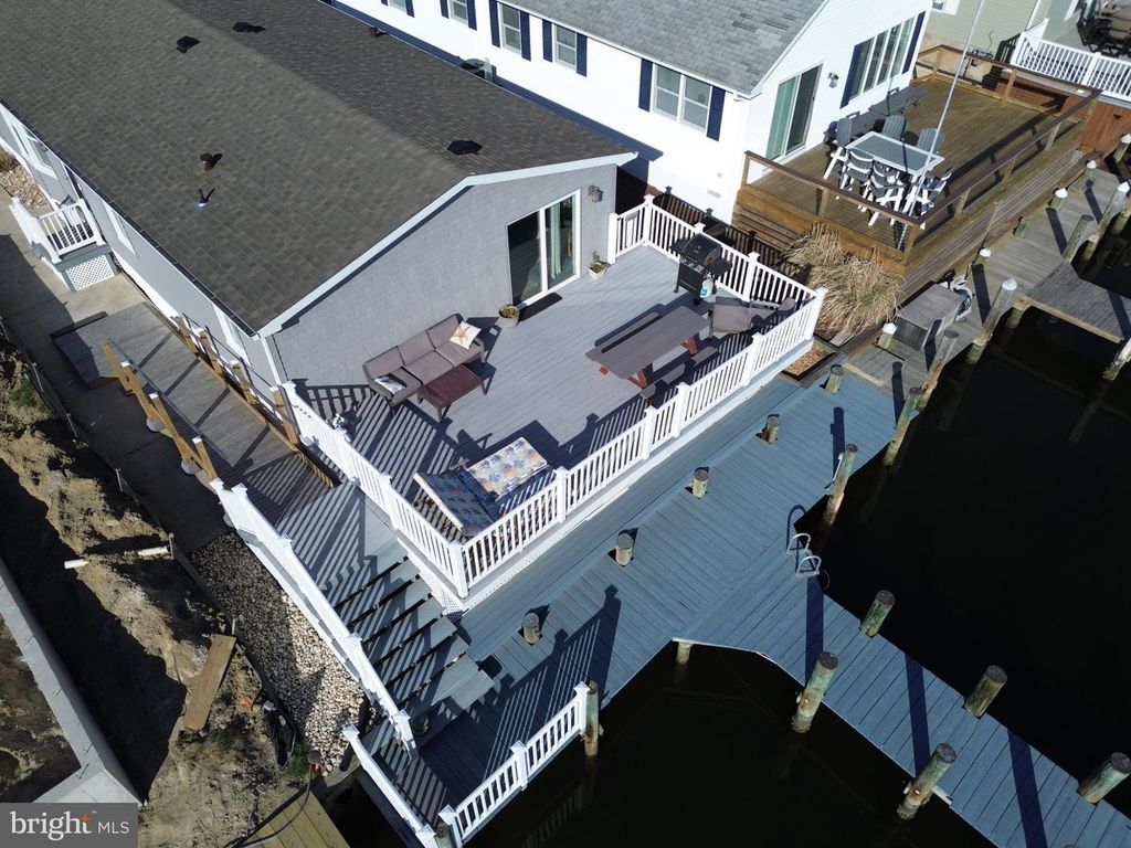 Image 28 of property listing at 700 GULF STREAM DR, Ocean City, MD 21842