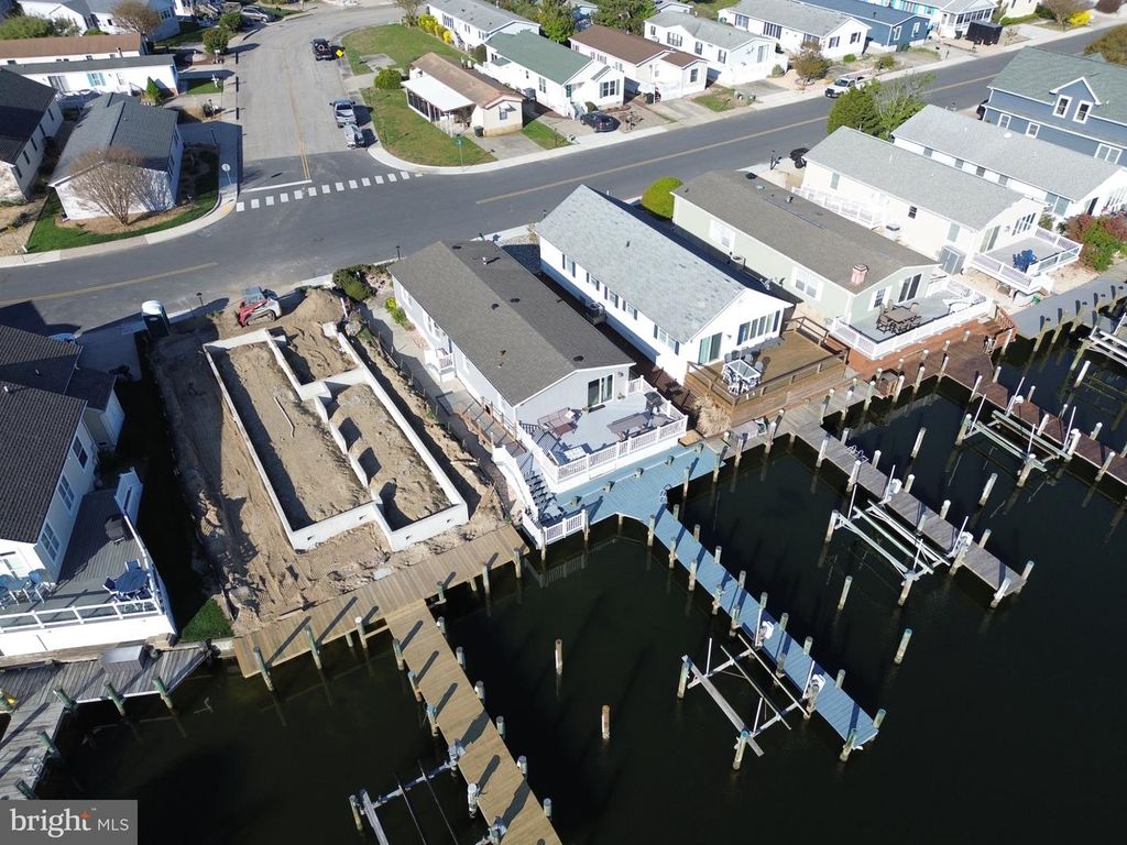 Image 29 of property listing at 700 GULF STREAM DR, Ocean City, MD 21842