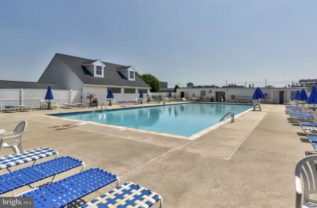 Image 4 of property listing at 700 GULF STREAM DR, Ocean City, MD 21842