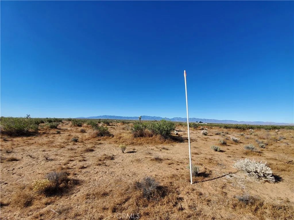 2 Ave L12, Lake Los Angeles, CA 93535