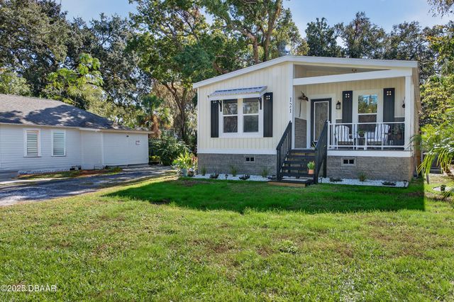 121 12th Street, Holly Hill, FL 32117