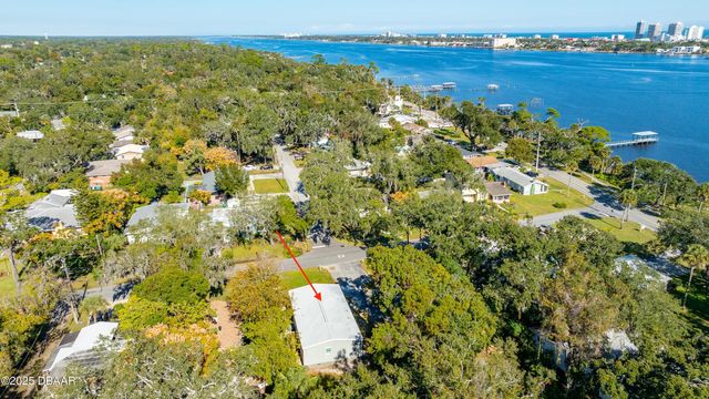 121 12th Street, Holly Hill, FL 32117