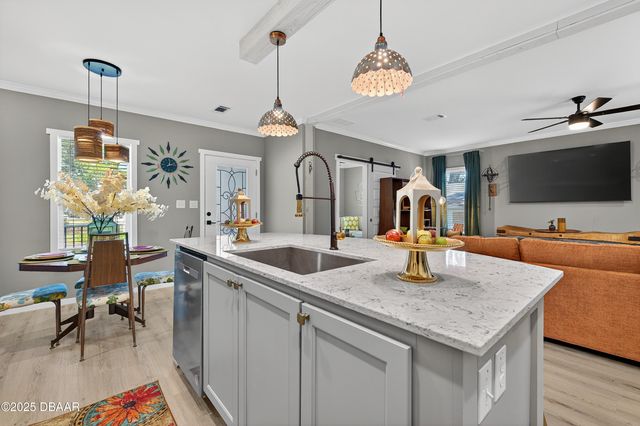 121 12th Street, Holly Hill, FL 32117