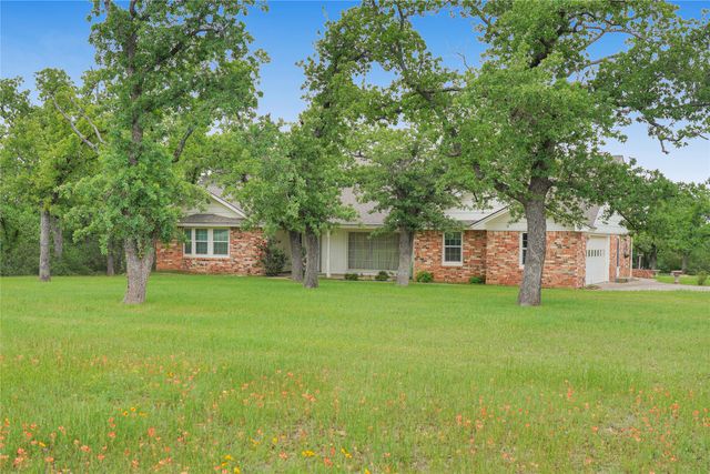 290 Burwick Road, Jacksboro, TX 76458
