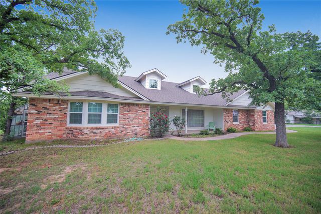 290 Burwick Road, Jacksboro, TX 76458