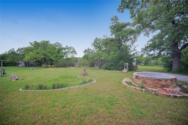 290 Burwick Road, Jacksboro, TX 76458